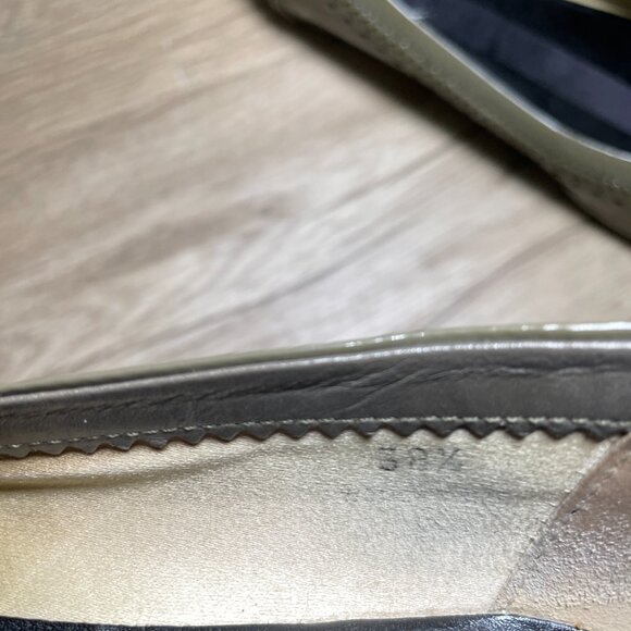 Women's Size 38.5 EU (US 8) Tod's Olive Green Patent Leather Ballet Flats - Picture 8 of 8